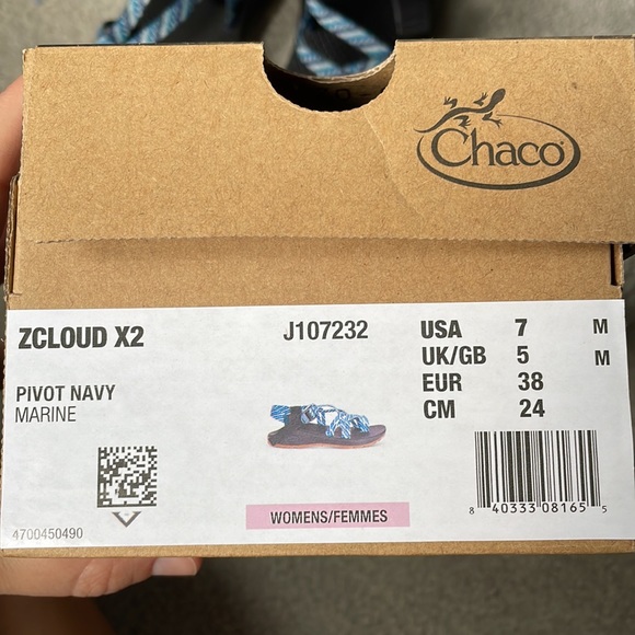 NEW Chacos - Picture 3 of 3